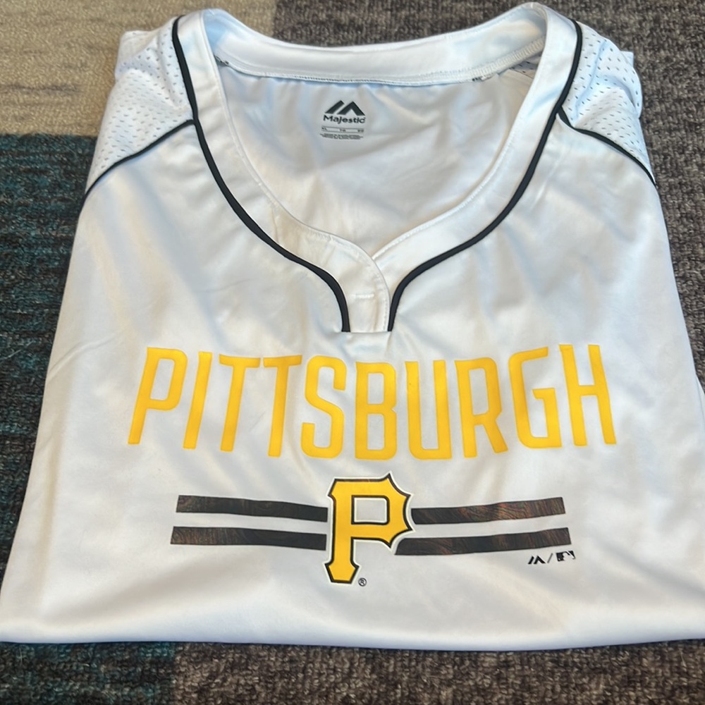 Majestic- Pittsburgh Pirates Women’s White XL jersey